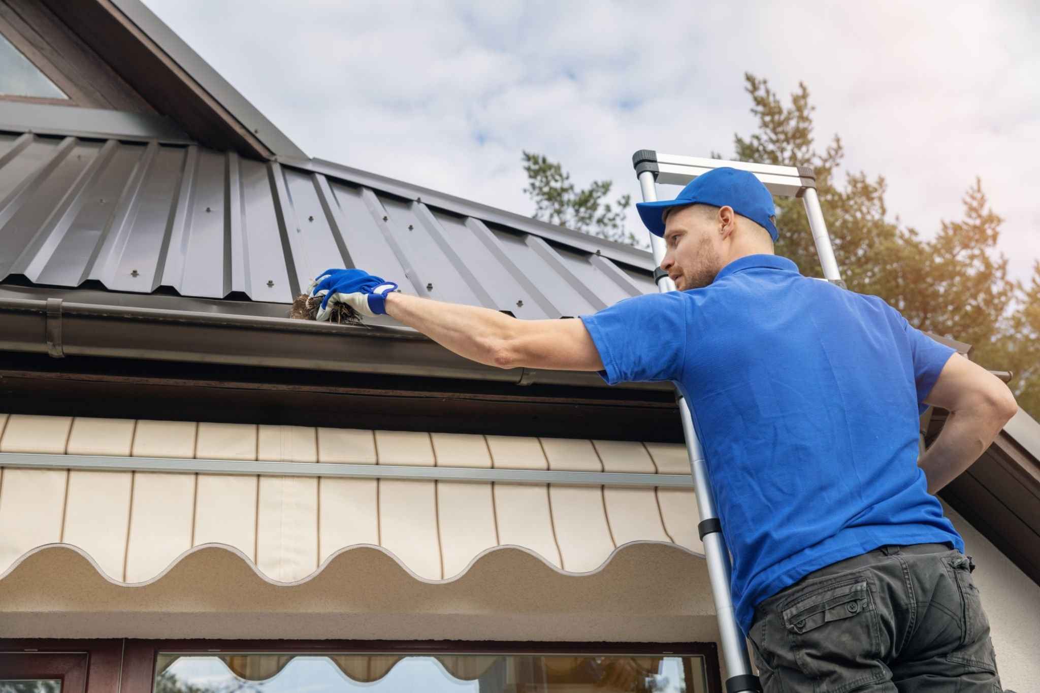 Eavestrough & Gutter Cleaning Cost in Toronto